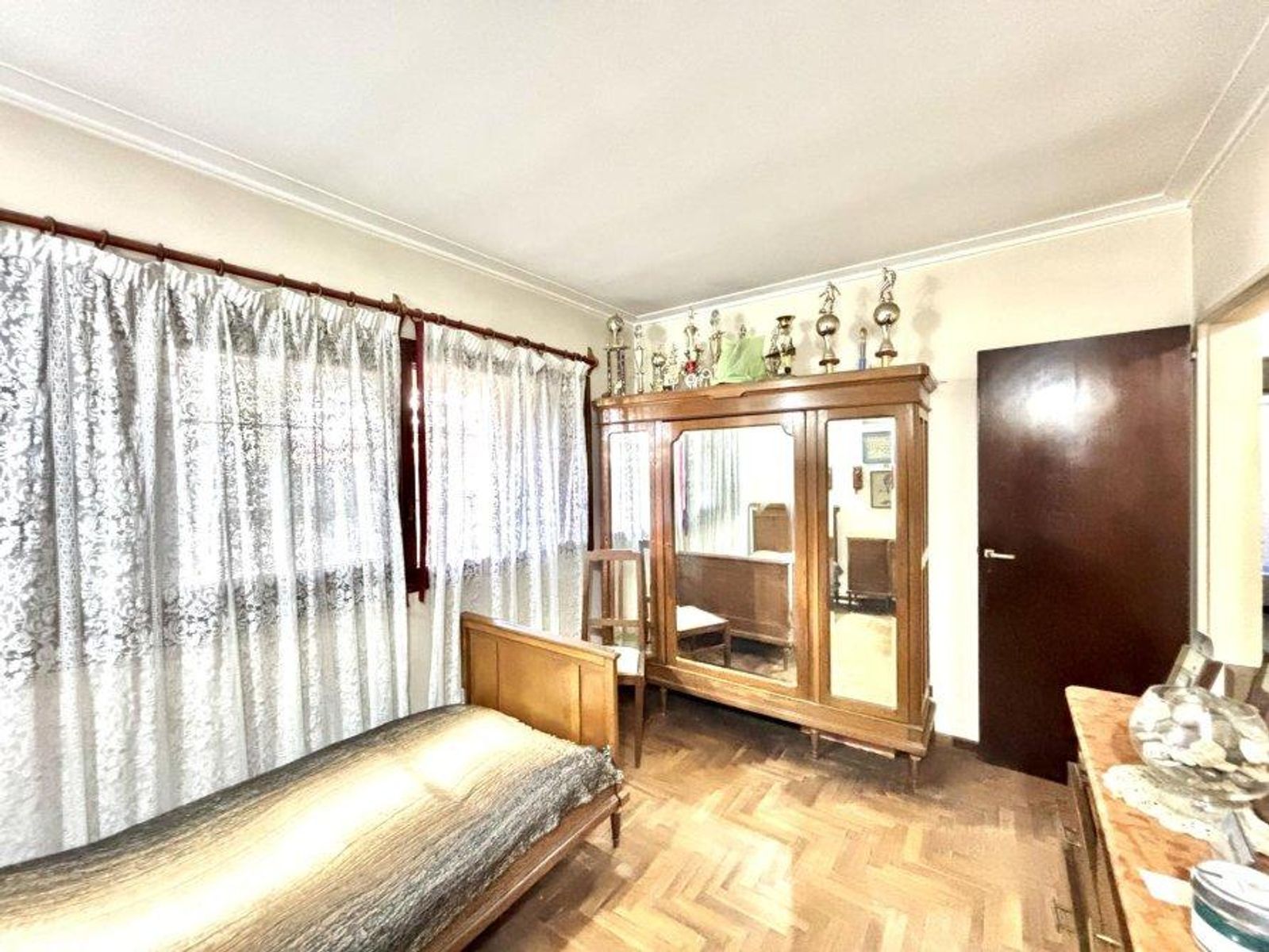 ¡Oportunidad Ãºnica Chalet en lote doble con jardÃ­n, cochera y parque en JosÃ© MÃ¡rmol APTO CREDITO - 25