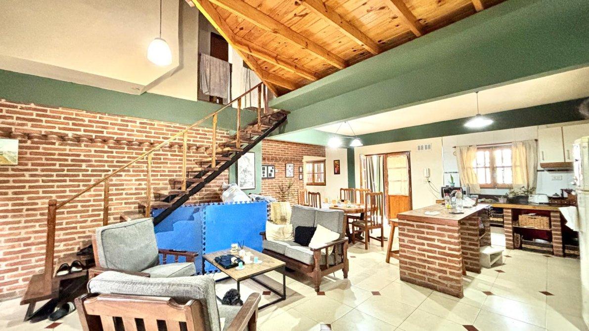 Casa 4 ambientes en venta con garage y jardin, ACEPTA PERMUTA DE MENOR VALOR — foto 4