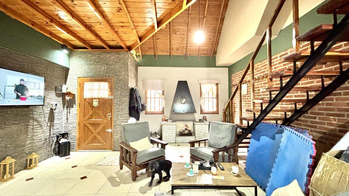 Casa 4 ambientes en venta con garage y jardin, ACEPTA PERMUTA DE MENOR VALOR — foto 7