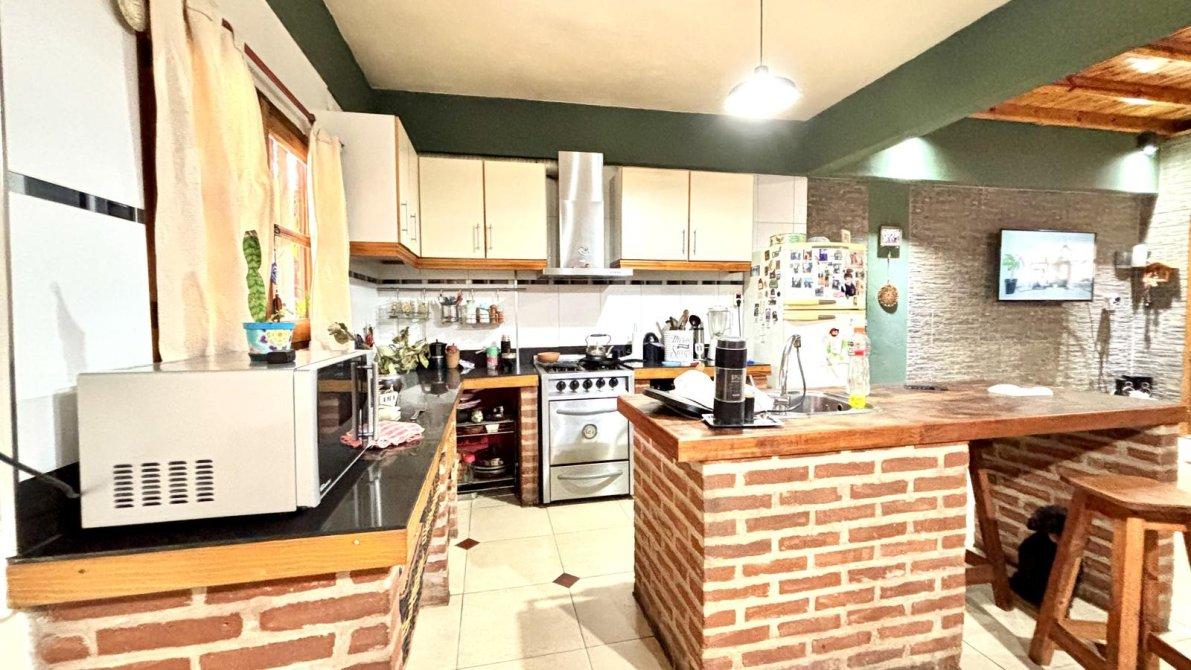 Casa 4 ambientes en venta con garage y jardin, ACEPTA PERMUTA DE MENOR VALOR — foto 12