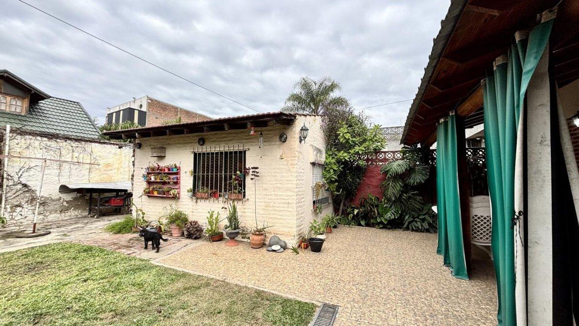 Casa 4 ambientes en venta con garage y jardin, ACEPTA PERMUTA DE MENOR VALOR - 16