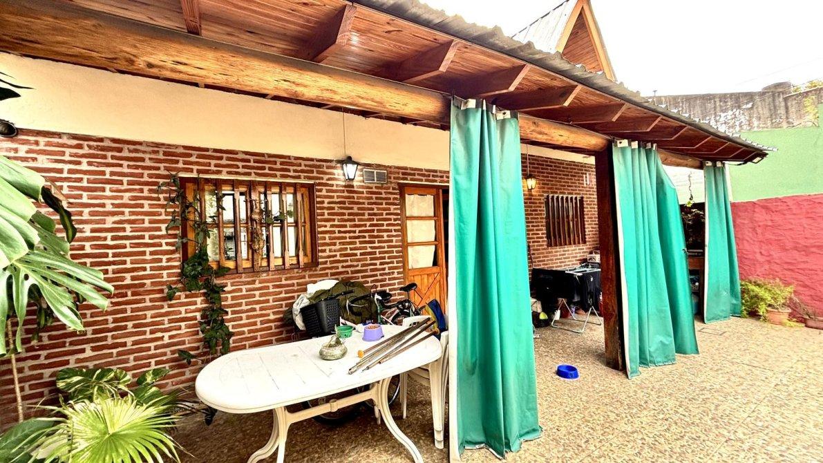 Casa 4 ambientes en venta con garage y jardin, ACEPTA PERMUTA DE MENOR VALOR - 20