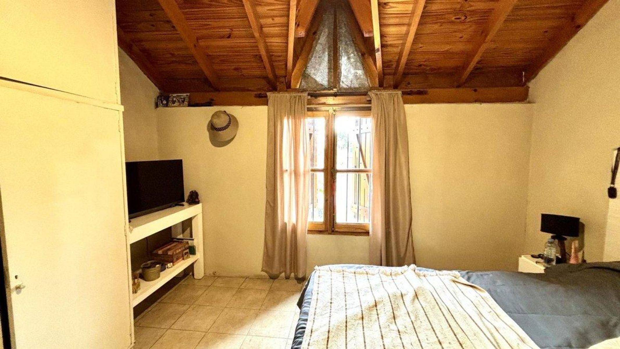 Casa 4 ambientes en venta con garage y jardin, ACEPTA PERMUTA DE MENOR VALOR - 32