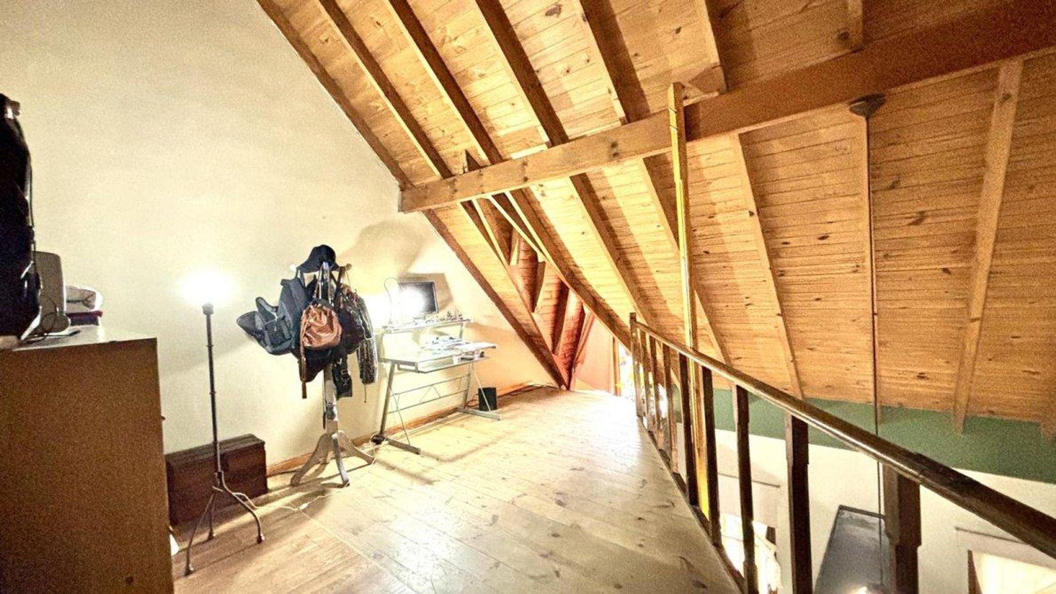 Casa 4 ambientes en venta con garage y jardin, ACEPTA PERMUTA DE MENOR VALOR - 34