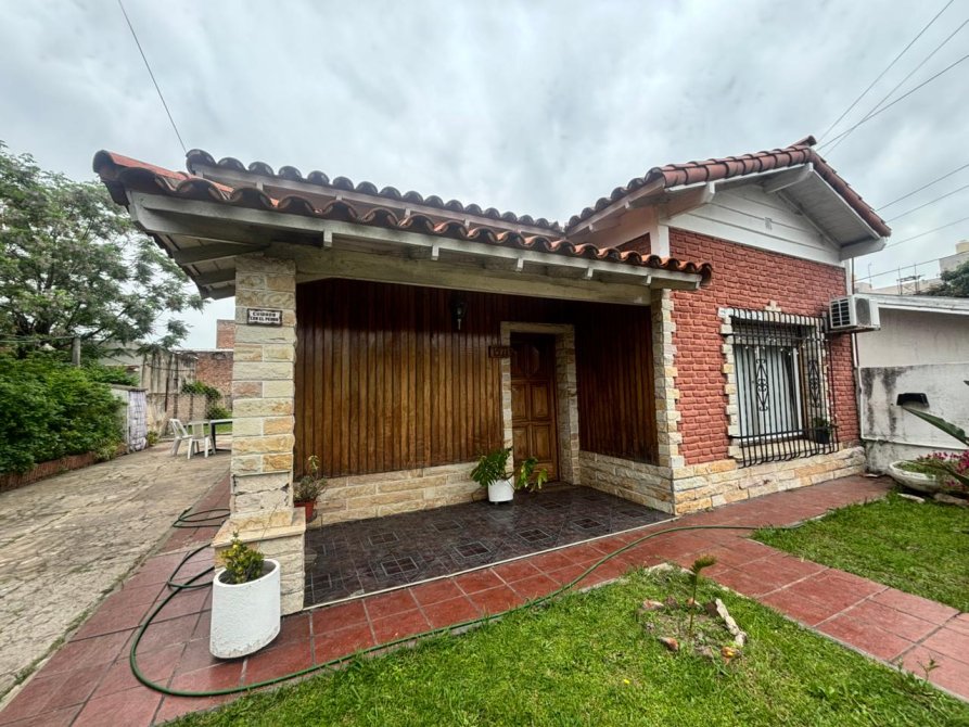 Chalet 3 Ambientes Con Cochera - Sevillano Negocios Inmobiliarios - 1