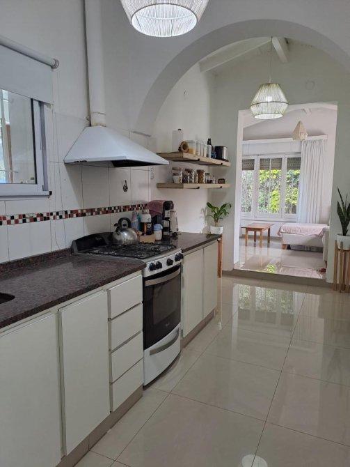 Apta Credito Casa Reciclada A Nuevo Con Estilo Y Amplio Terreno Libre - Sevillano Negocios Inmobiliarios — foto 11
