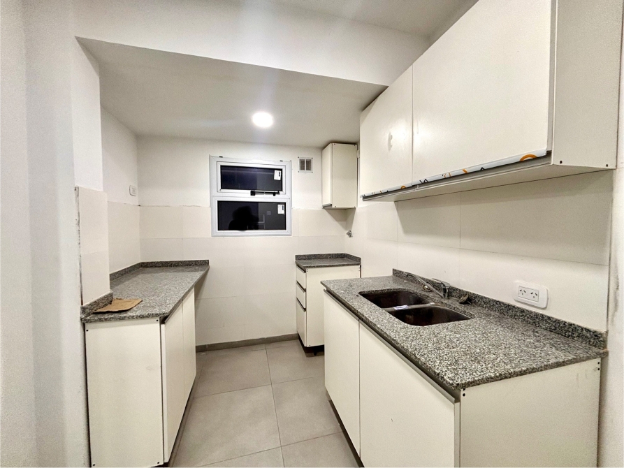 Dúplex De 3 Ambientes Con Jardín Y Cochera En Adrogué - Sevillano Negocios Inmobiliarios — foto 5