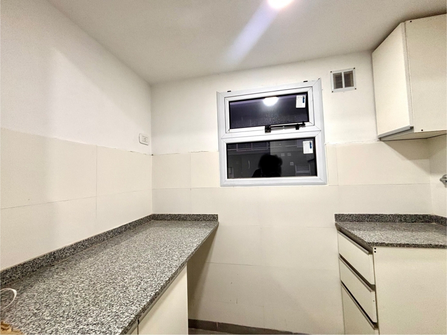 Dúplex De 3 Ambientes Con Jardín Y Cochera En Adrogué - Sevillano Negocios Inmobiliarios — foto 9