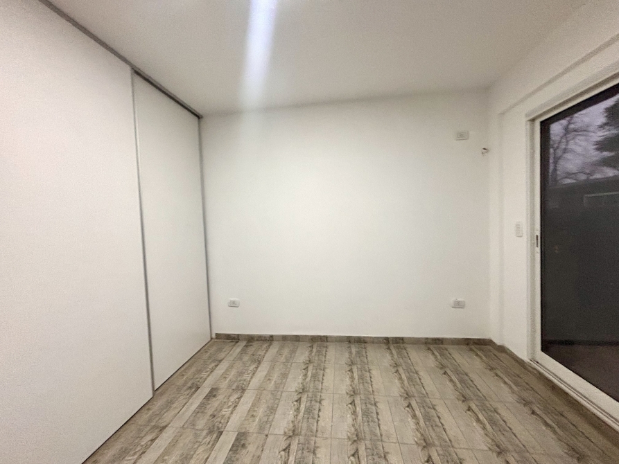 Dúplex De 3 Ambientes Con Jardín Y Cochera En Adrogué - Sevillano Negocios Inmobiliarios — foto 13