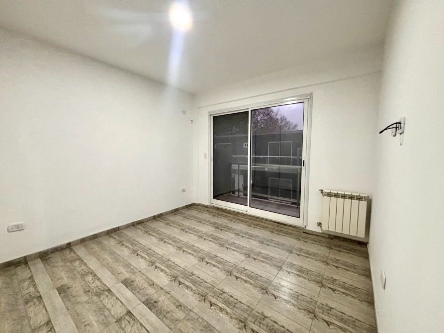 Dúplex De 3 Ambientes Con Jardín Y Cochera En Adrogué - Sevillano Negocios Inmobiliarios — foto 14
