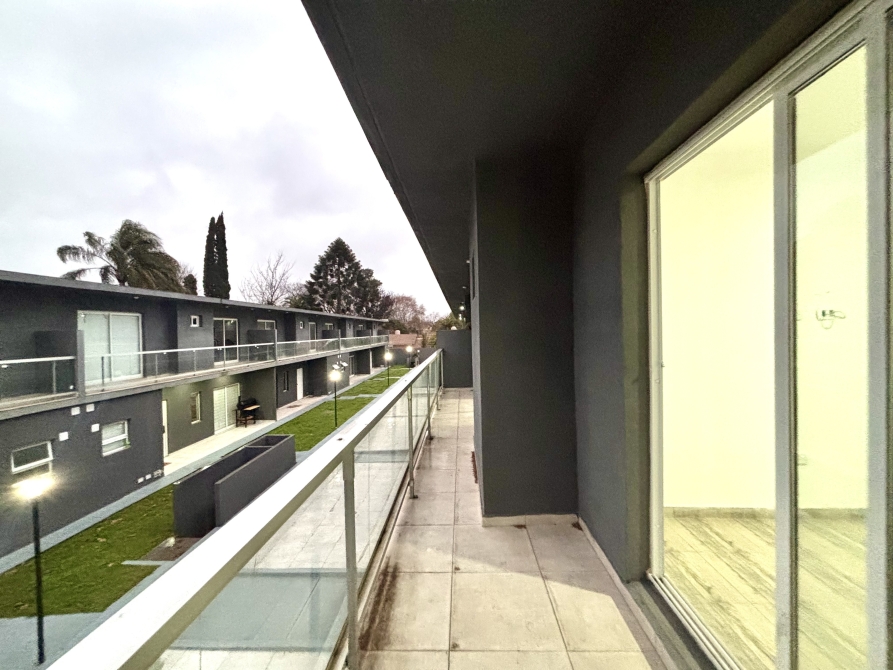 Dúplex De 3 Ambientes Con Jardín Y Cochera En Adrogué - Sevillano Negocios Inmobiliarios - 18