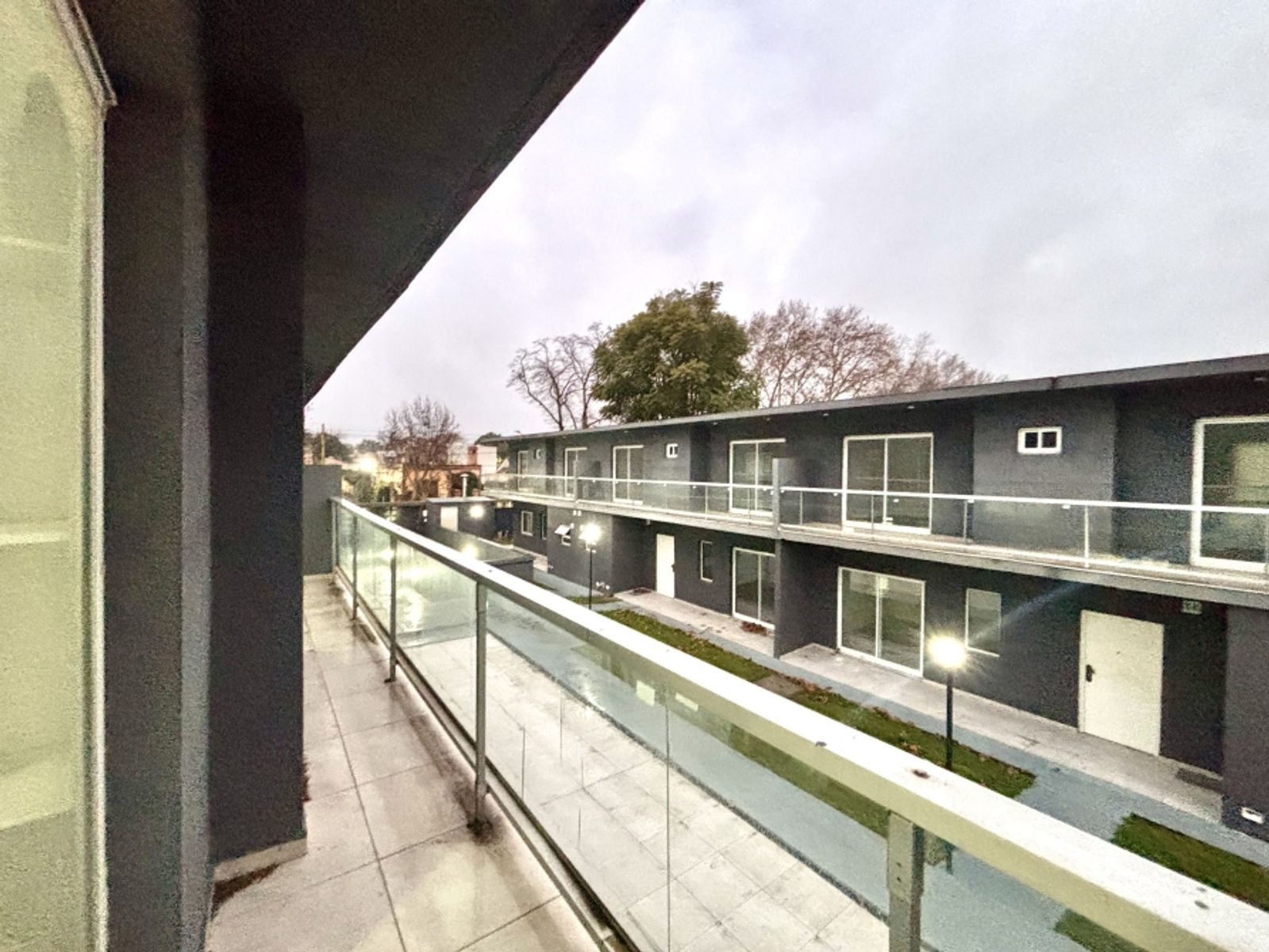 Dúplex De 3 Ambientes Con Jardín Y Cochera En Adrogué - Sevillano Negocios Inmobiliarios - 25