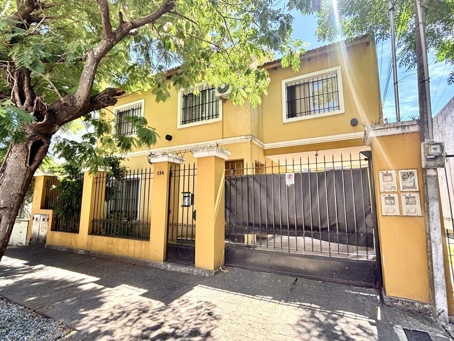 Duplex 3 Ambientes Impecable con Cochera y Parrilla - Apto Credito -Excelente Ubicación en Temperley