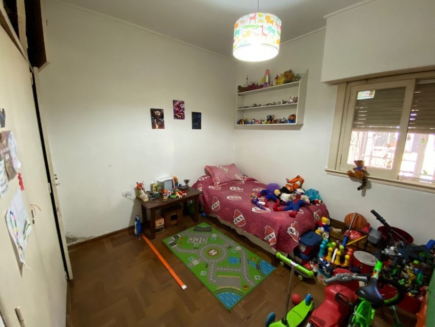 Chalet de 3 Ambientes con Quincho, Fondo Parquizado y Excelente Ubicación | BuscadorProp — foto 9