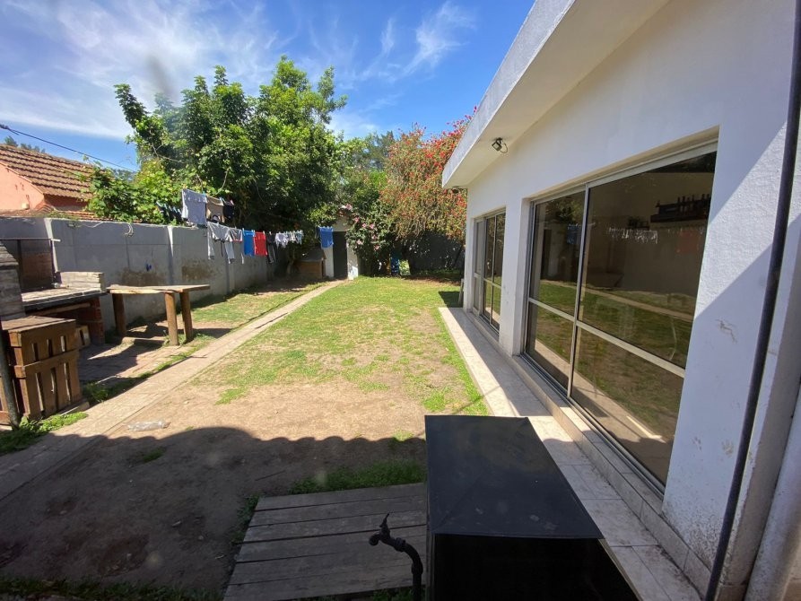 Chalet de 3 Ambientes con Quincho, Fondo Parquizado y Excelente Ubicación | BuscadorProp - 17