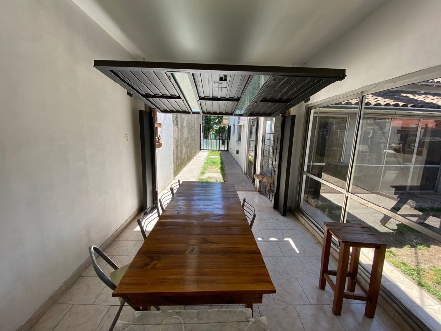 Chalet de 3 Ambientes con Quincho, Fondo Parquizado y Excelente Ubicación | BuscadorProp - 19