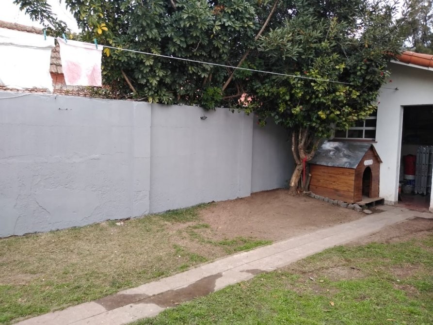 Chalet de 3 Ambientes con Quincho, Fondo Parquizado y Excelente Ubicación | BuscadorProp - 20