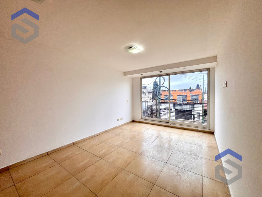 Excelente Dpto 2 Ambientes Con Frente A Av Hipolito Yrigoyen Apto Credito - Sevillano Negocios Inmobiliarios — foto 2