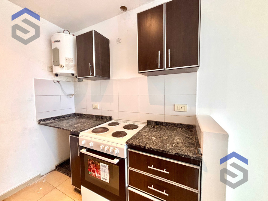 Excelente Dpto 2 Ambientes Con Frente A Av Hipolito Yrigoyen Apto Credito - Sevillano Negocios Inmobiliarios — foto 6