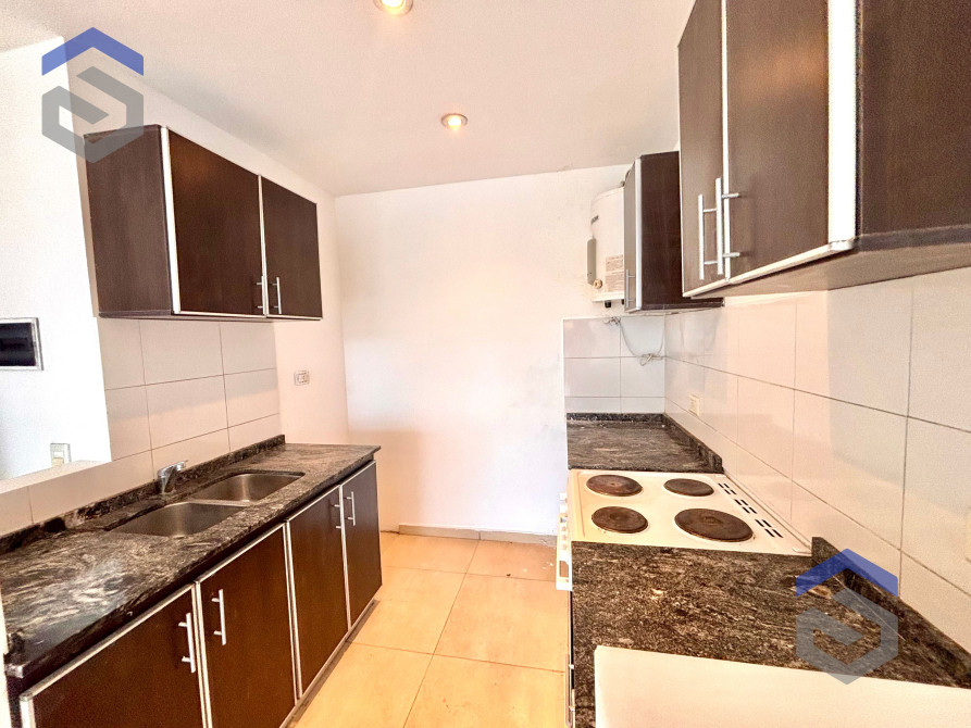 Excelente Dpto 2 Ambientes Con Frente A Av Hipolito Yrigoyen Apto Credito - Sevillano Negocios Inmobiliarios — foto 7
