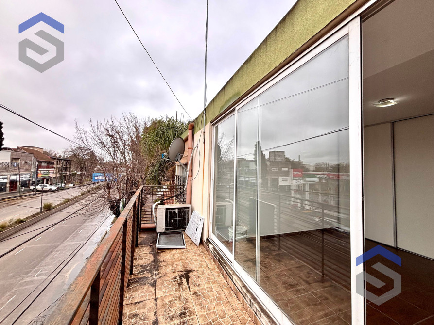Excelente Dpto 2 Ambientes Con Frente A Av Hipolito Yrigoyen Apto Credito - Sevillano Negocios Inmobiliarios — foto 13