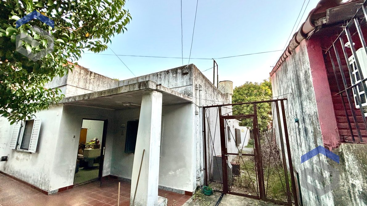 Casa en Lote de 10 x 34 mts con Jardín y Galpón - Apta Crédito | BuscadorProp — foto 3
