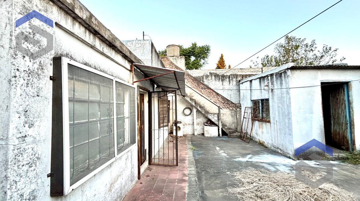 Casa en Lote de 10 x 34 mts con Jardín y Galpón - Apta Crédito | BuscadorProp - 16