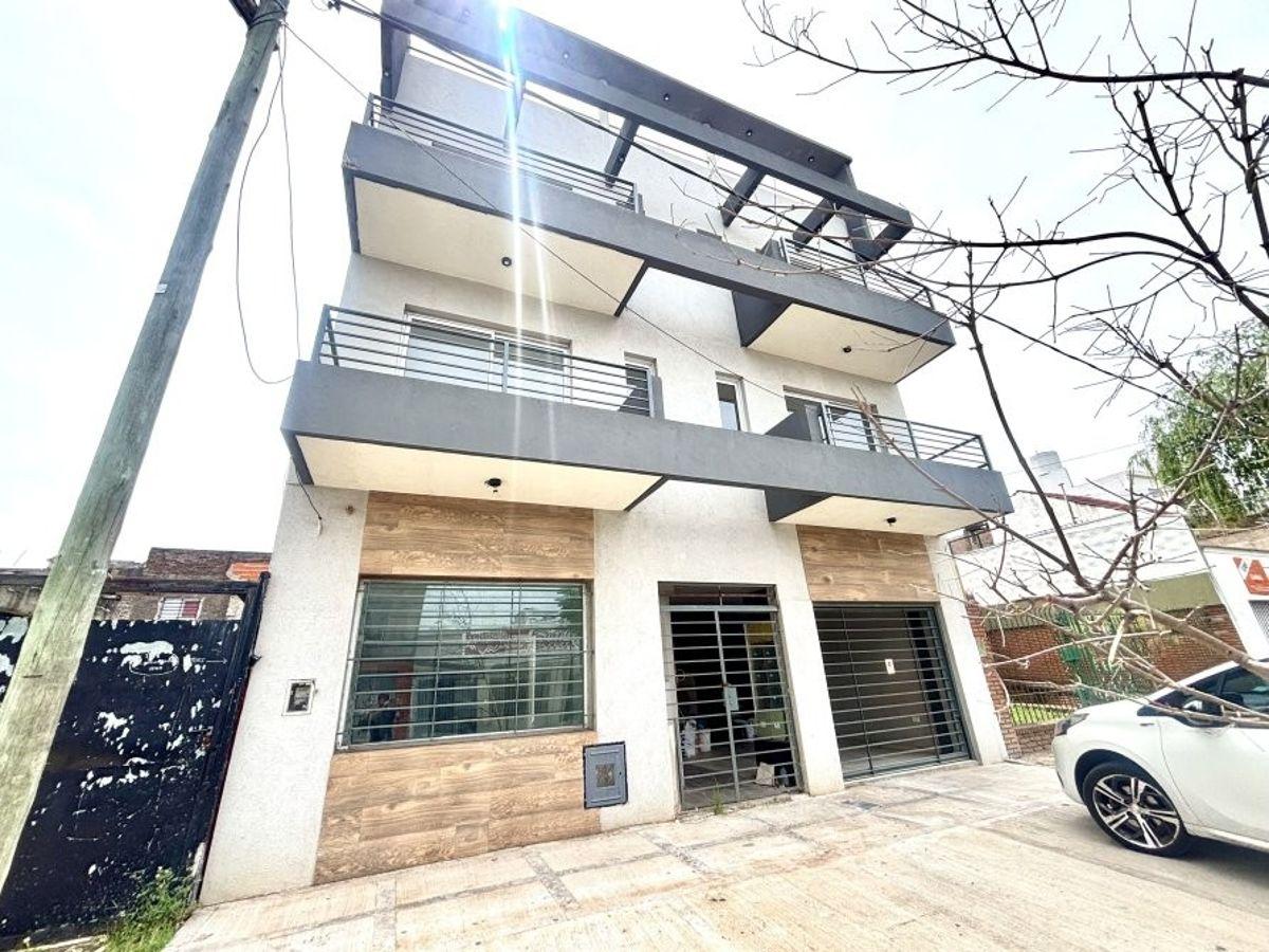 Departamento Tipo Casa 3 Ambientes con Cochera y Patio, Gba Sur - Zonaprop
