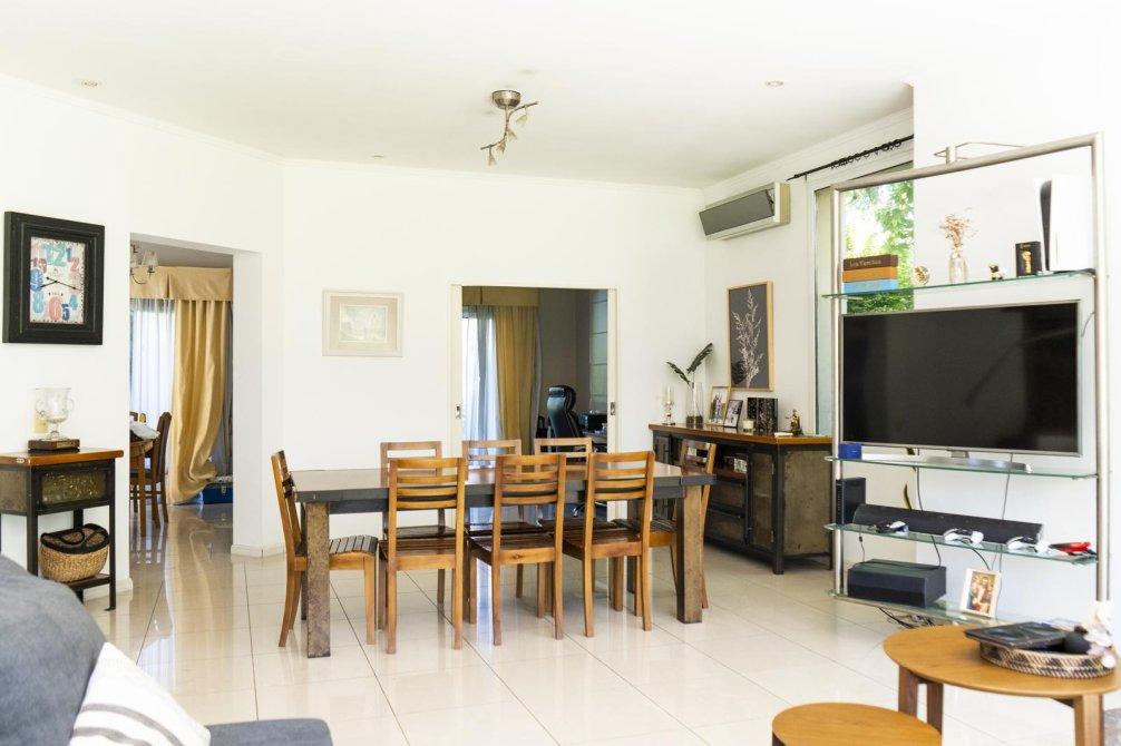 Majestuosa Casa 5 Ambientes Barrio El Rocio - Sevillano Negocios Inmobiliarios - 10