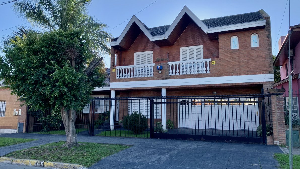 Gran Chalet De 6 Ambientes - Gendra Propiedades — foto 2