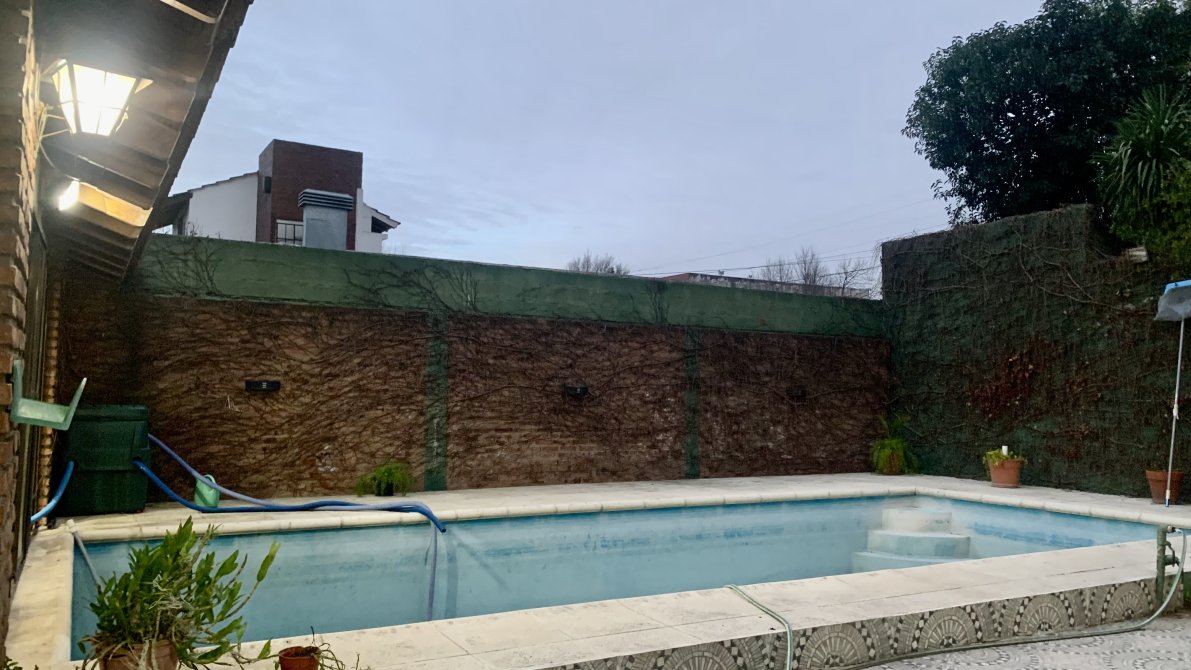 Gran Chalet De 6 Ambientes - Gendra Propiedades - 16