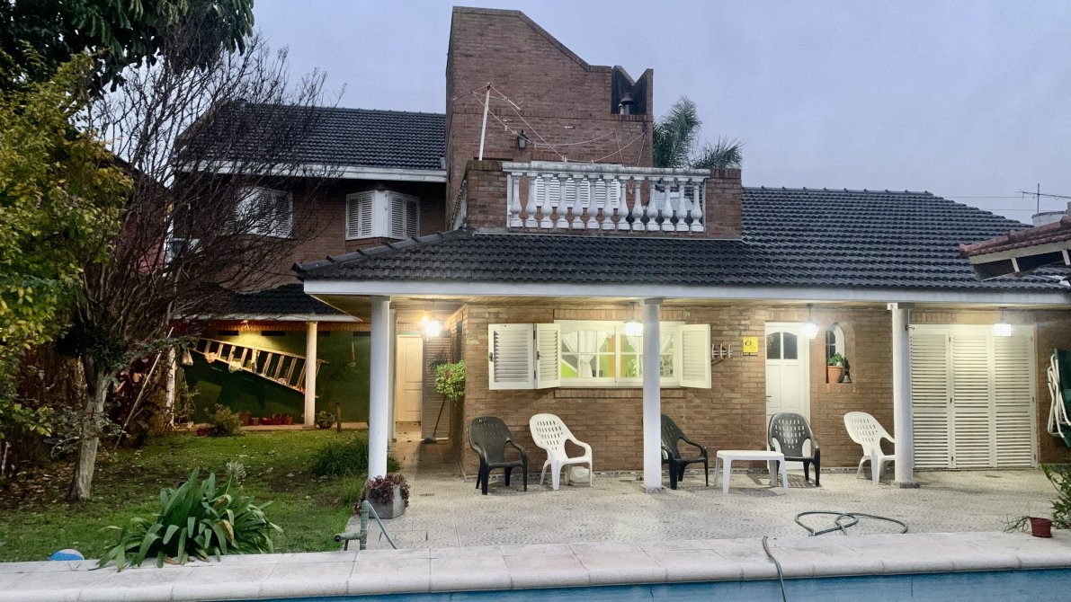 Gran Chalet De 6 Ambientes - Gendra Propiedades - 17