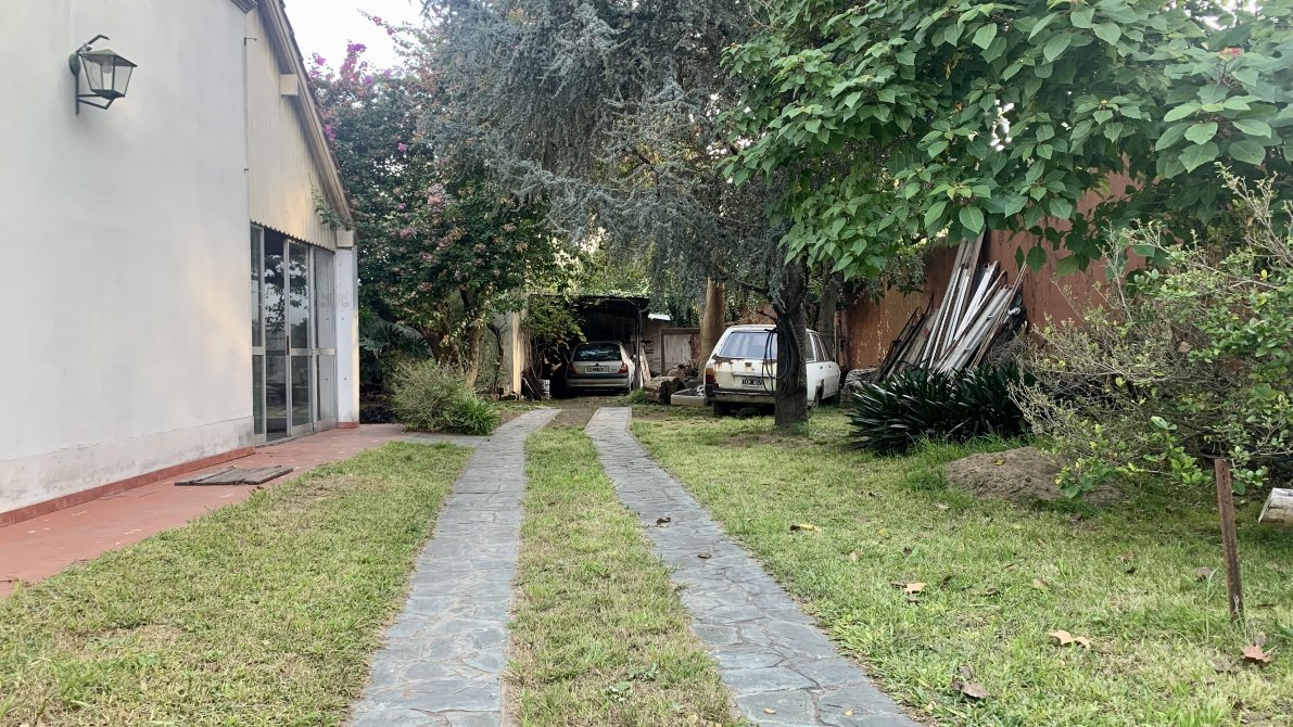 Chalet 4 Ambientes + Lote Lindero Próximo A Estación Lomas De Zamora - Gendra Propiedades - 33