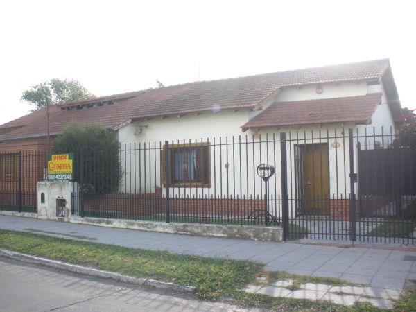 Importante Chalet - Gendra Propiedades - 1