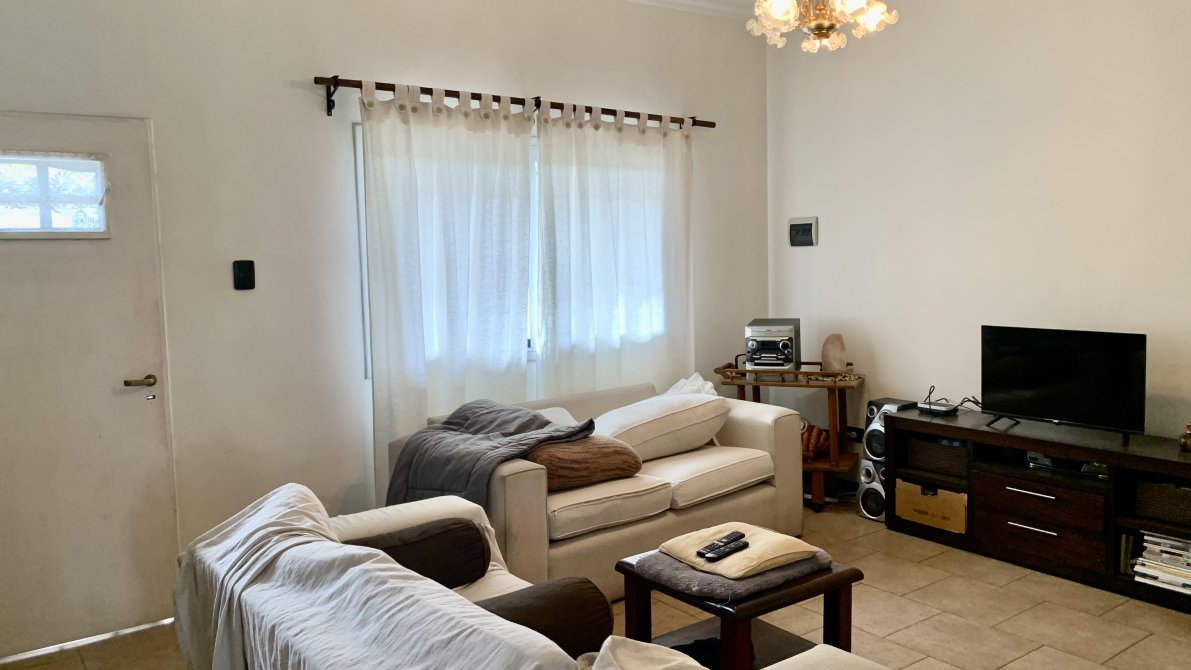 Apta Credito- Encantadora Casa De 5 Ambientes Con Piscina Y Garage - Gendra Propiedades — foto 4