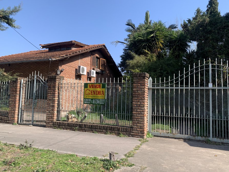 Chalet Sobre Lote De 17 X 55 Metros - Gendra Propiedades — foto 2