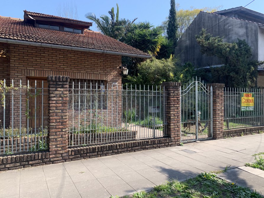 Chalet Sobre Lote De 17 X 55 Metros - Gendra Propiedades — foto 3