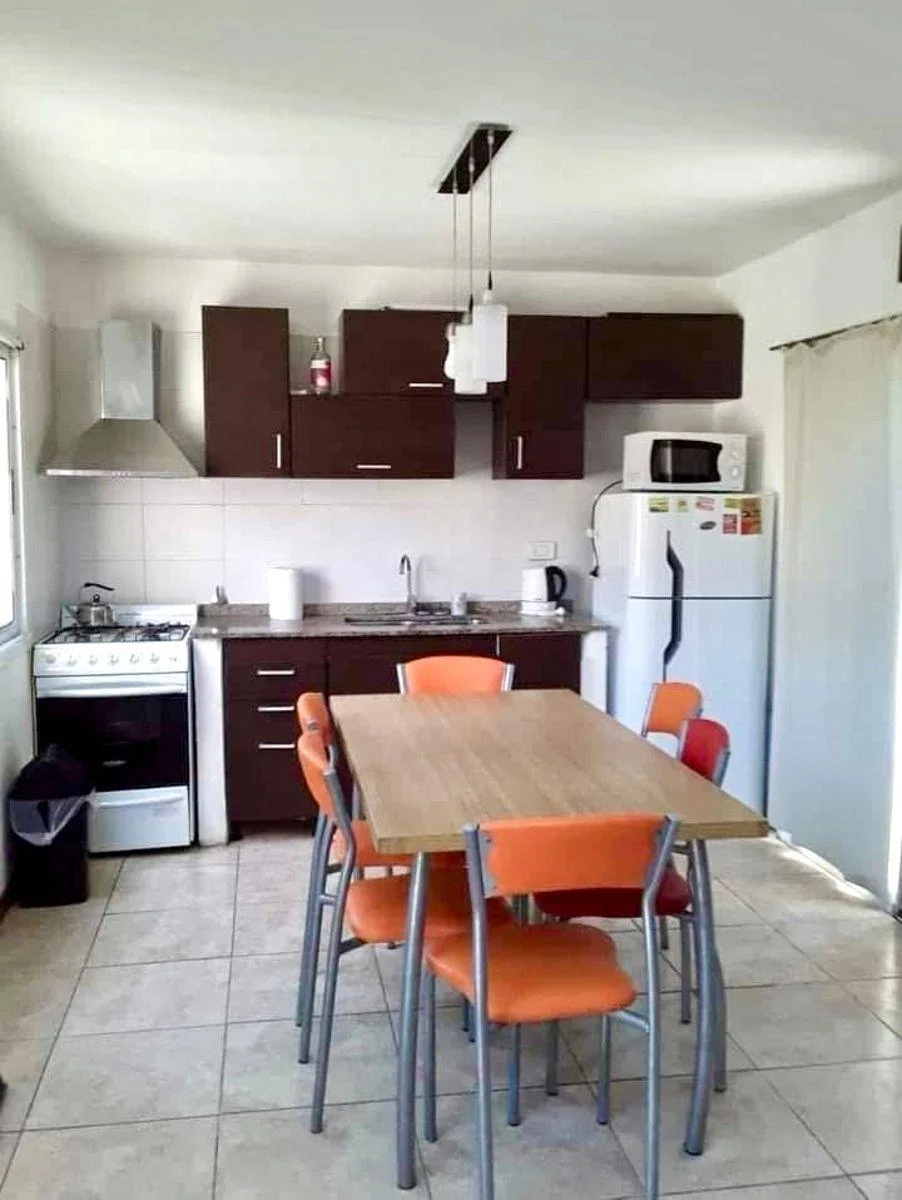 Casa en Mar Azul Para 6 Personas con Pileta y Garage - Acepta Permuta por Casa en Temperley, Buenos Aires Costa Atlántica - Zonaprop — foto 3