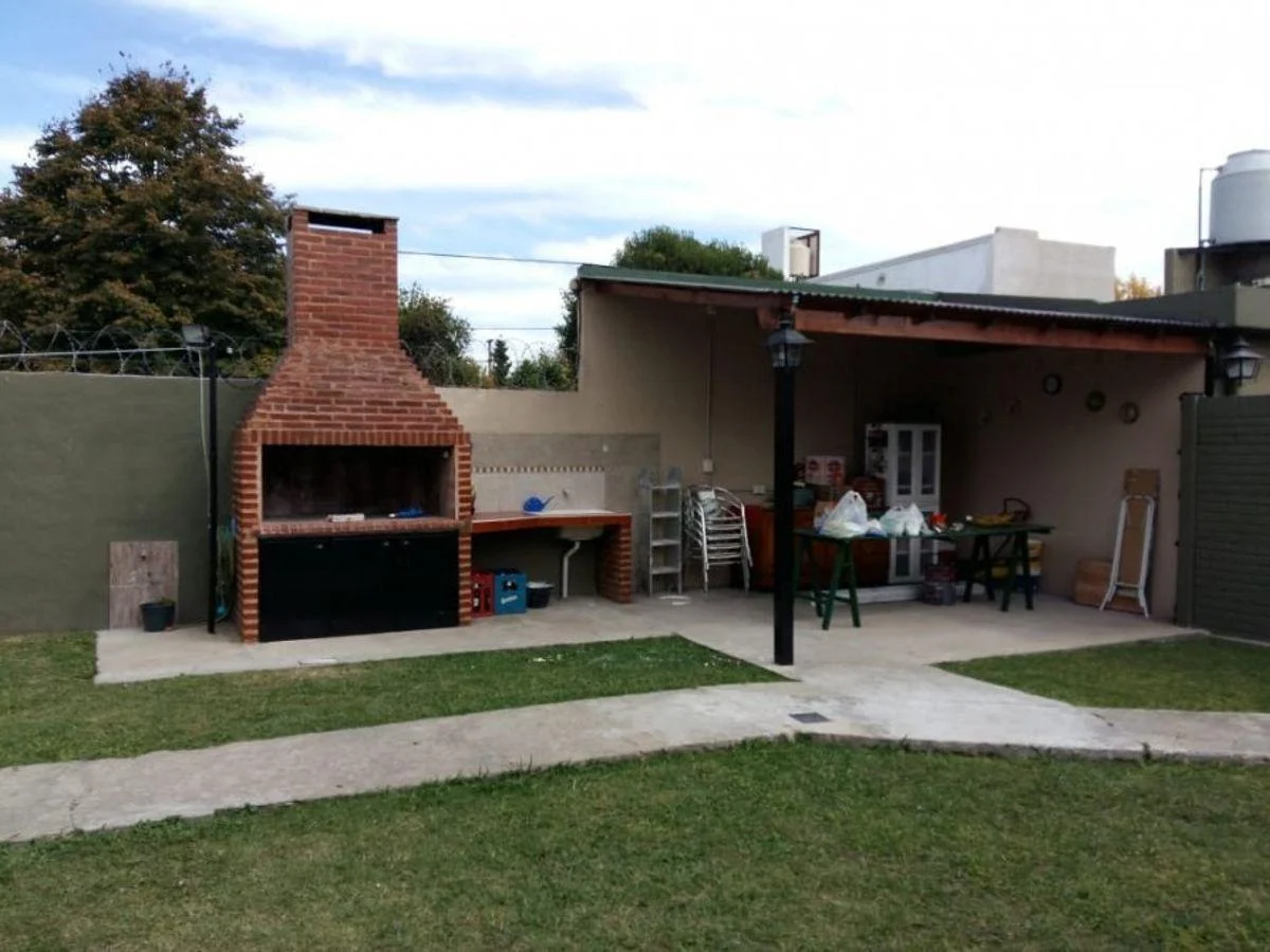 Venta Importante Lote con Dos Viviendas Impecables, Gba Sur - Zonaprop - 23