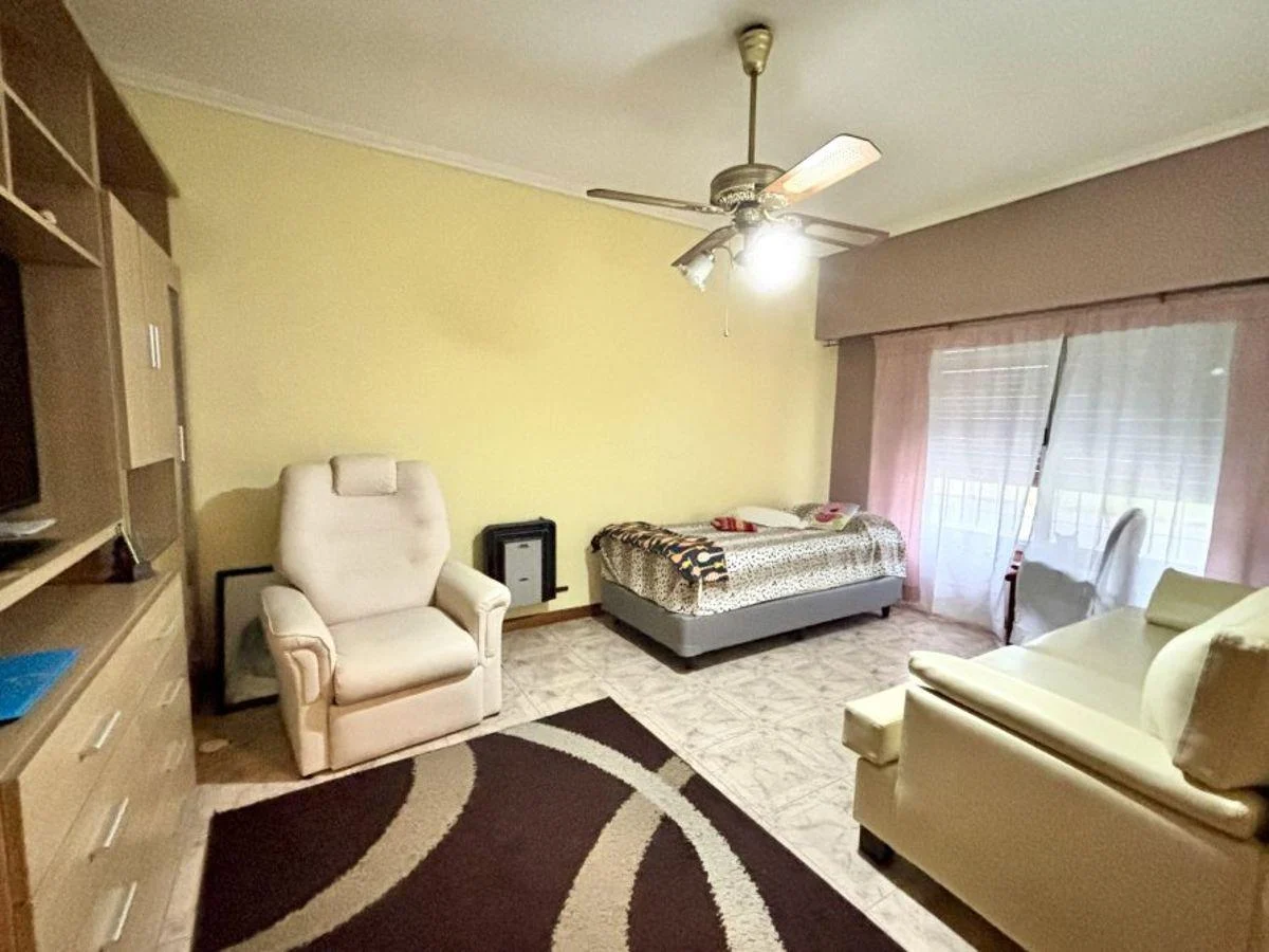 Propiedad Moderna y Funcional con Garage y Quincho Apto Credito, Gba Sur - Zonaprop — foto 2