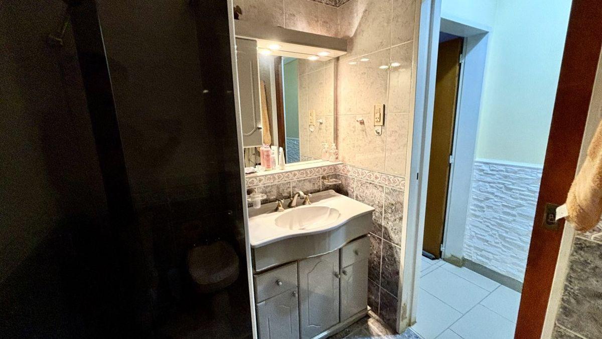 Propiedad Moderna y Funcional con Garage y Quincho Apto Credito, Gba Sur - Zonaprop — foto 9
