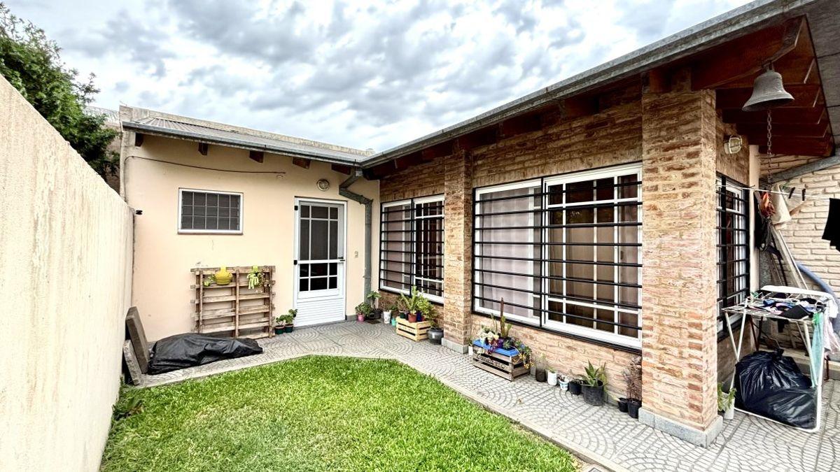 Propiedad Moderna y Funcional con Garage y Quincho Apto Credito, Gba Sur - Zonaprop - 32