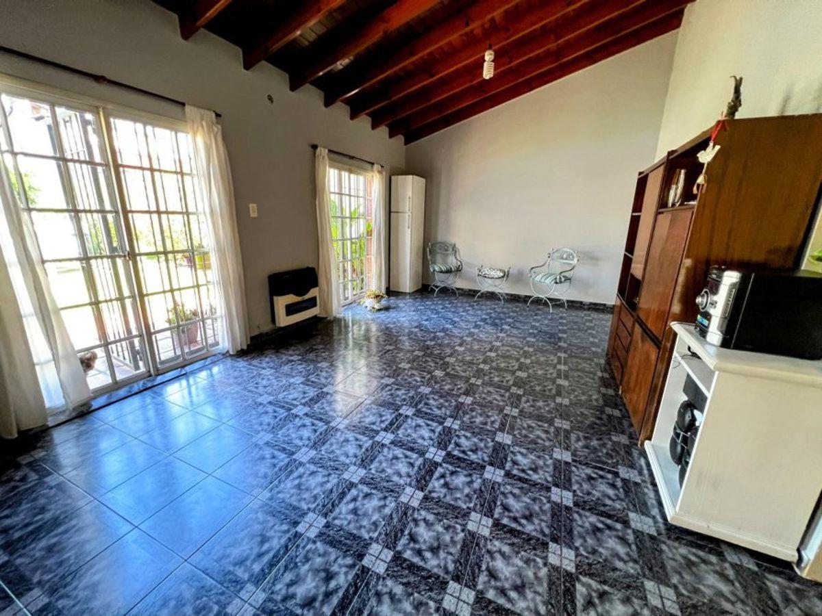 Apto Credito Casa Moderna en Venta en Temperley - Lista Para Mudarse, con Cochera y Pileta, Gba Sur - Zonaprop — foto 10