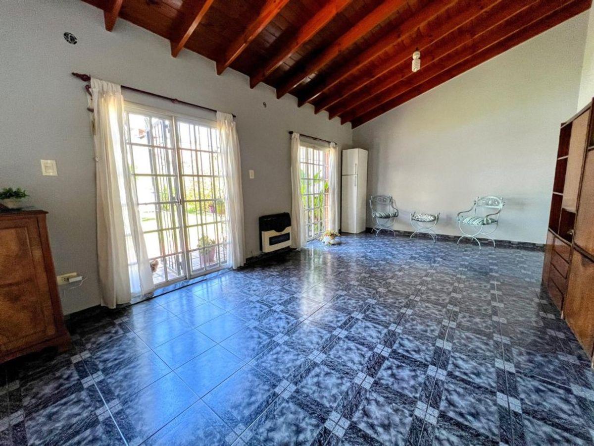 Apto Credito Casa Moderna en Venta en Temperley - Lista Para Mudarse, con Cochera y Pileta, Gba Sur - Zonaprop — foto 11