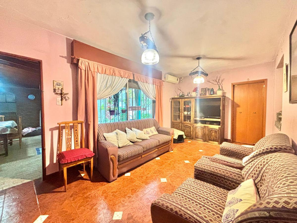 Amplia Casa con 4 Dorm., Jardín y Cochera Doble, Gba Sur - Zonaprop — foto 10