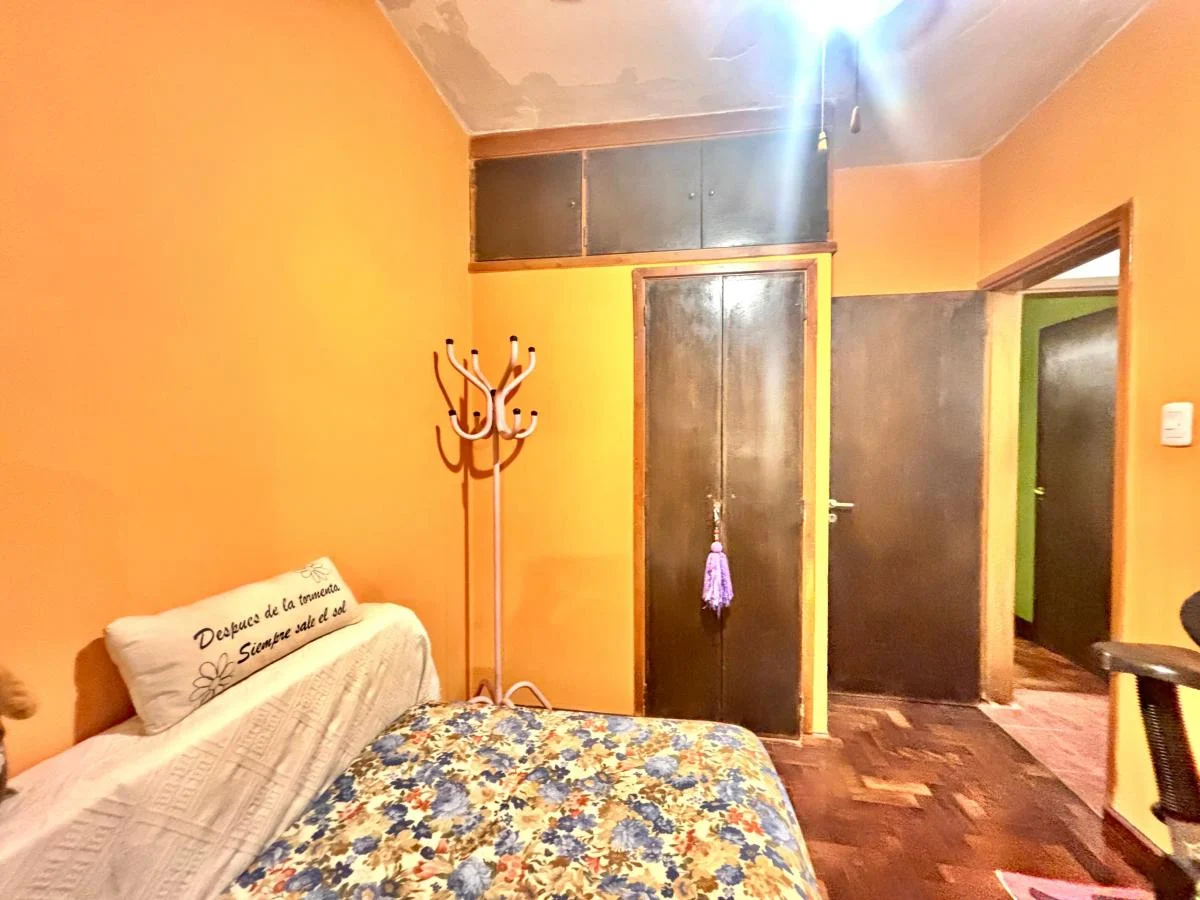 Amplia Casa con 4 Dorm., Jardín y Cochera Doble, Gba Sur - Zonaprop - 22