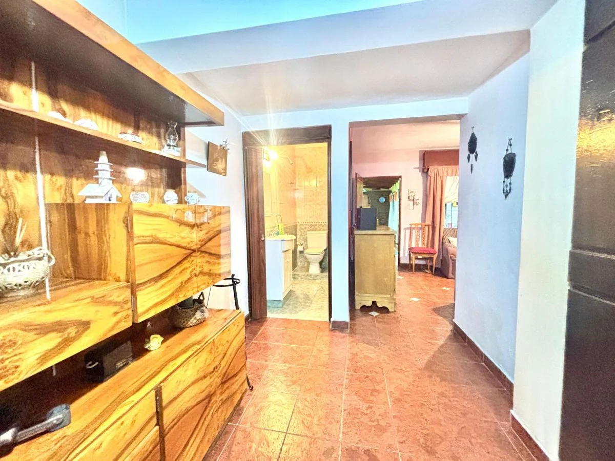 Amplia Casa con 4 Dorm., Jardín y Cochera Doble, Gba Sur - Zonaprop - 23