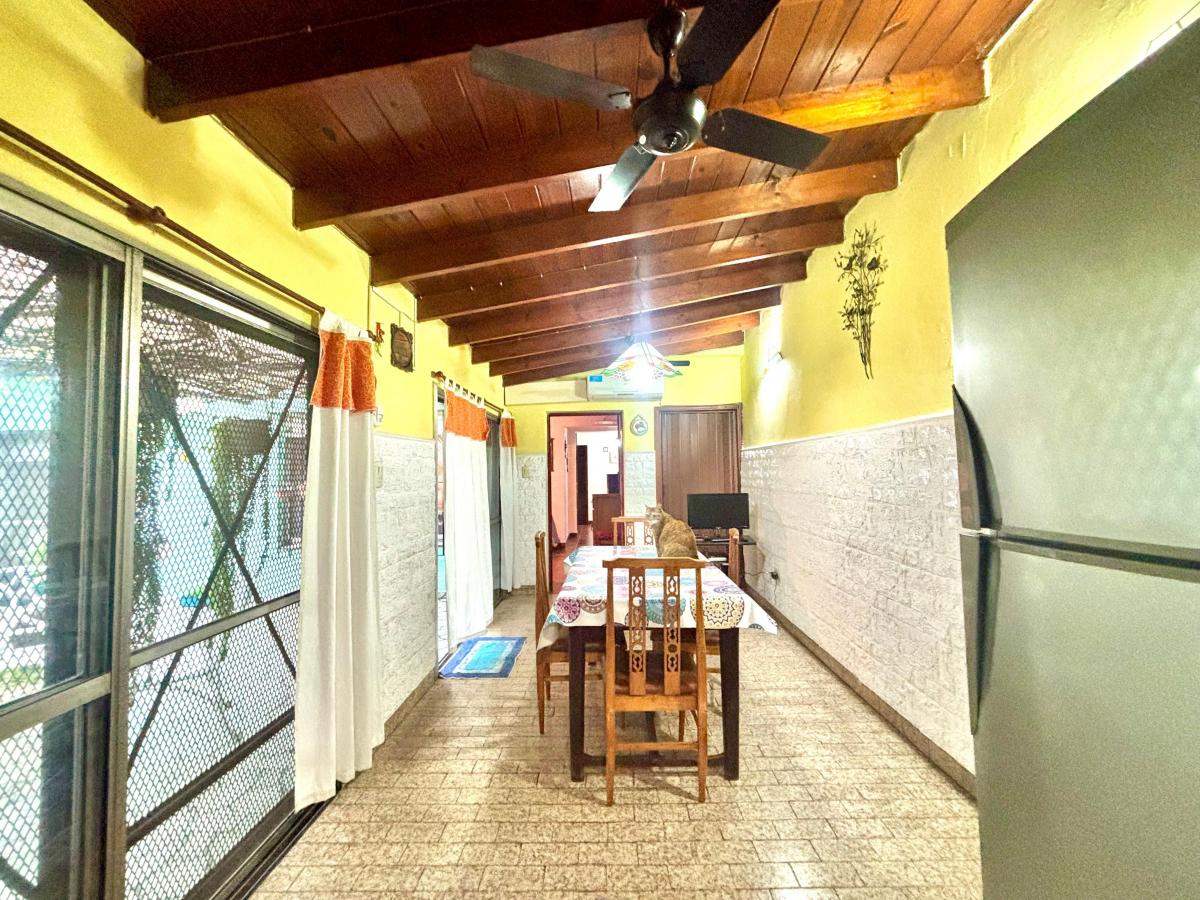 Amplia Casa con 4 Dorm., Jardín y Cochera Doble, Gba Sur - Zonaprop - 24