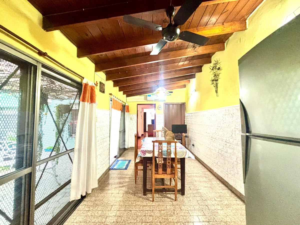 Amplia Casa con 4 Dorm., Jardín y Cochera Doble, Gba Sur - Zonaprop - 25