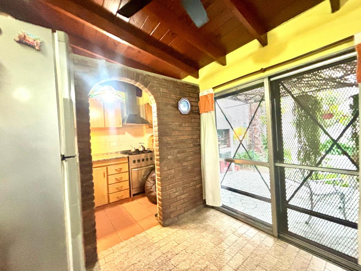 Amplia Casa con 4 Dorm., Jardín y Cochera Doble, Gba Sur - Zonaprop - 36